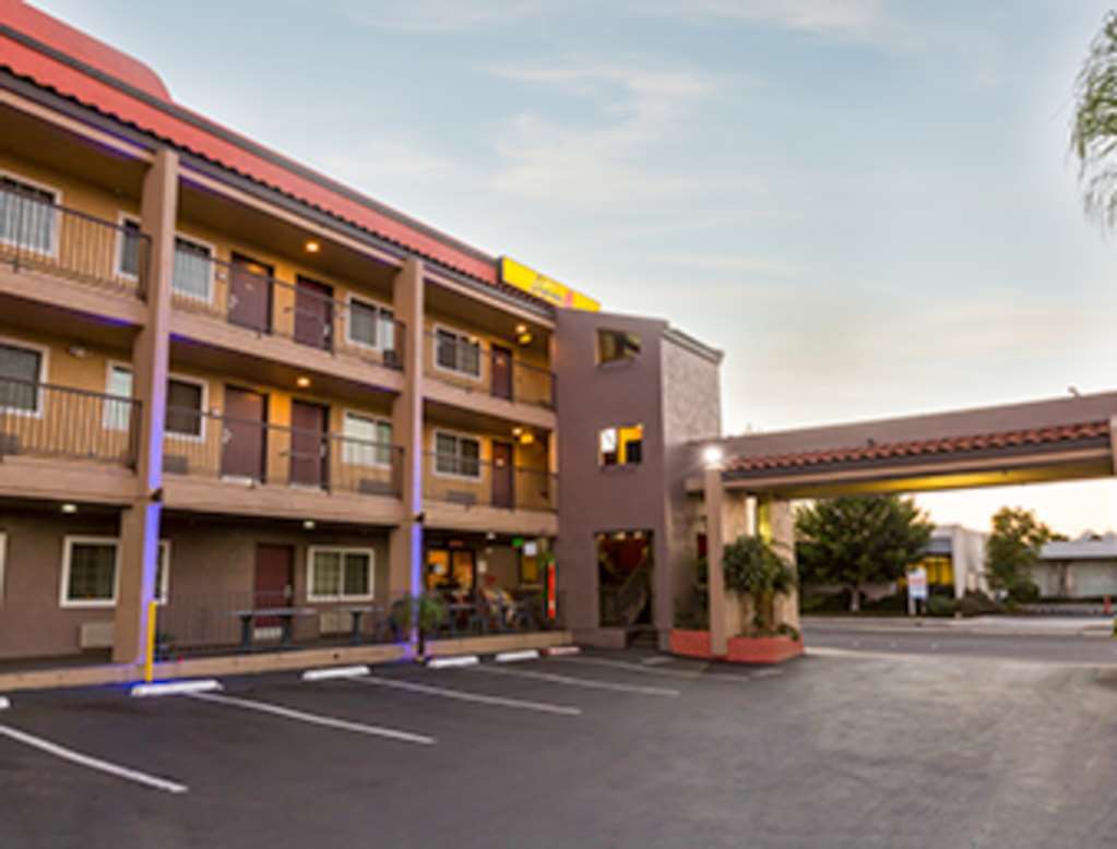 Super 8 By Wyndham El Cajon San Diego Esterno foto